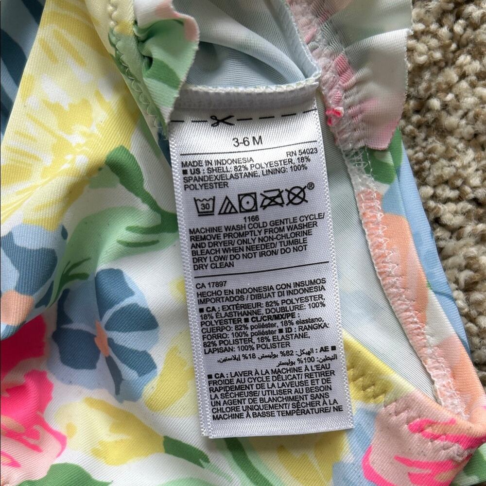 Old Navy One Piece Pastel Floral Long Sleeve Baby Swimwear, Size 3-6 Months - Picture 6 of 6